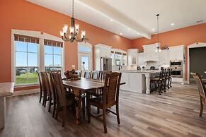 Kathleen's Retreat 5 Bedroom Home by RedAwning