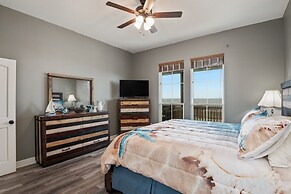 Kathleen's Retreat 5 Bedroom Home by RedAwning