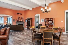 Kathleen's Retreat 5 Bedroom Home by RedAwning