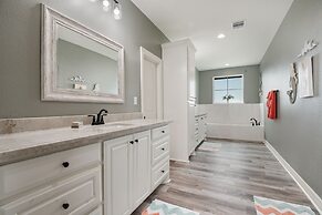 Kathleen's Retreat 5 Bedroom Home by RedAwning