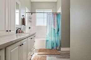 Kathleen's Retreat 5 Bedroom Home by RedAwning