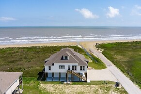 Kathleen's Retreat 5 Bedroom Home by RedAwning