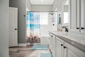 Kathleen's Retreat 5 Bedroom Home by RedAwning