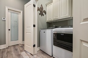 Kathleen's Retreat 5 Bedroom Home by RedAwning