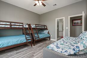 Kathleen's Retreat 5 Bedroom Home by RedAwning