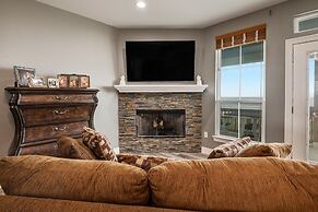 Kathleen's Retreat 5 Bedroom Home by RedAwning