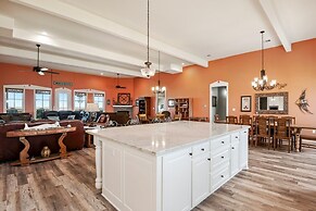 Kathleen's Retreat 5 Bedroom Home by RedAwning