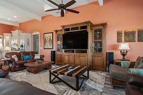 Kathleen's Retreat 5 Bedroom Home by RedAwning