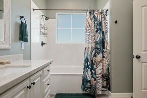 Kathleen's Retreat 5 Bedroom Home by RedAwning