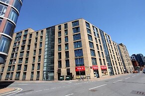 Absolute Stays on Essex-chinatown-hippodrome-alexandra Theatre-bull Ri