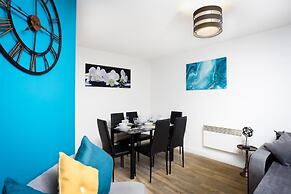 Absolute Stays on Essex-chinatown-hippodrome-alexandra Theatre-bull Ri