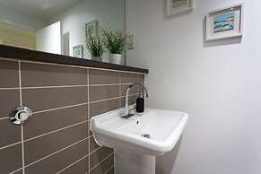 Absolute Stays on Essex-chinatown-hippodrome-alexandra Theatre-bull Ri