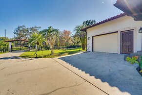 1-acre Backyard & Gym: Spacious Apopka Escape!