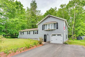 Quiet New Hampshire Getaway w/ Game Room!