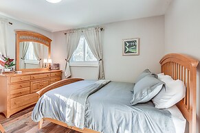 Quiet New Hampshire Getaway w/ Game Room!