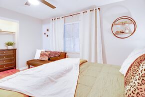 Cozy Lakeview Retreat, Close to Bull Shoals Lake!