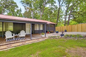 Cozy Lakeview Retreat, Close to Bull Shoals Lake!