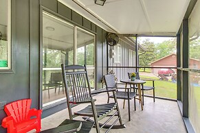 Cozy Lakeview Retreat, Close to Bull Shoals Lake!