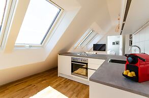 Grand Quarters City Residence