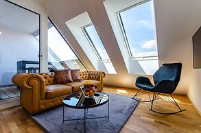 Grand Quarters City Residence