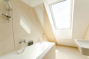 Grand Quarters City Residence