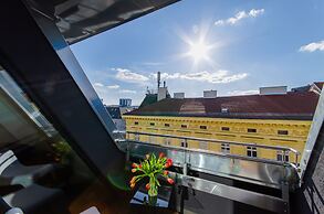 Grand Quarters City Residence