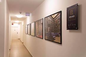 Grand Quarters City Residence