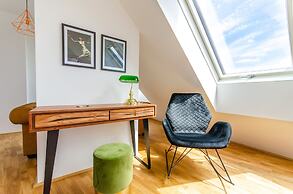 Grand Quarters City Residence