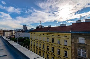 Grand Quarters City Residence