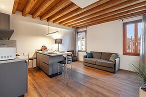 SAN LORENZO APARTMENTS 5054