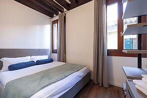 SAN LORENZO APARTMENTS 5054