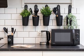 Modern Apartment in Gdańsk by Renters