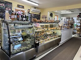 Auberge Le Sunshine - Café-bistro