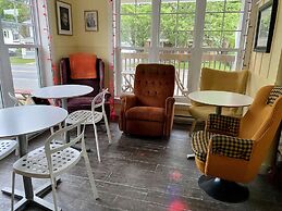 Auberge Le Sunshine - Café-bistro