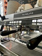 Auberge Le Sunshine - Café-bistro