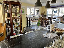 Auberge Le Sunshine - Café-bistro