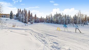 Trails Edge by Snowmass Vacations