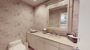 Trails Edge by Snowmass Vacations