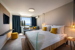 Sunny Makarska by Valamar