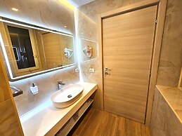 Astoria Supreme - Modern Boutique Suites