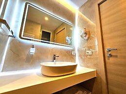 Astoria Supreme - Modern Boutique Suites