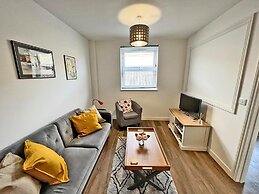 Immaculate 2-bed Apartment Town Centre