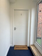 Immaculate 2-bed Apartment Town Centre