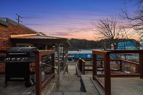 Riverside Trade Retreat Avantstay Industrial-chic, Near Downtown Ashev