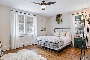 Riverside Trade Retreat Avantstay Industrial-chic, Near Downtown Ashev