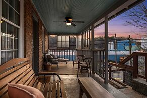 Riverside Trade Retreat Avantstay Industrial-chic, Near Downtown Ashev