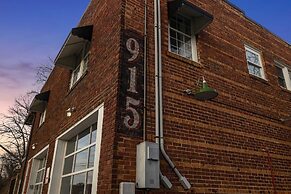 Riverside Trade Retreat Avantstay Industrial-chic, Near Downtown Ashev