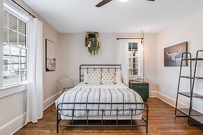 Riverside Trade Retreat Avantstay Industrial-chic, Near Downtown Ashev