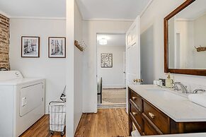 Riverside Trade Retreat Avantstay Industrial-chic, Near Downtown Ashev