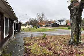 Village Motel By OYO Clinton